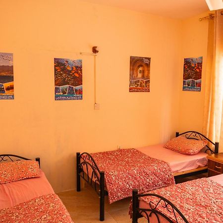 Extra Traveller Hostel Акаба Екстериор снимка