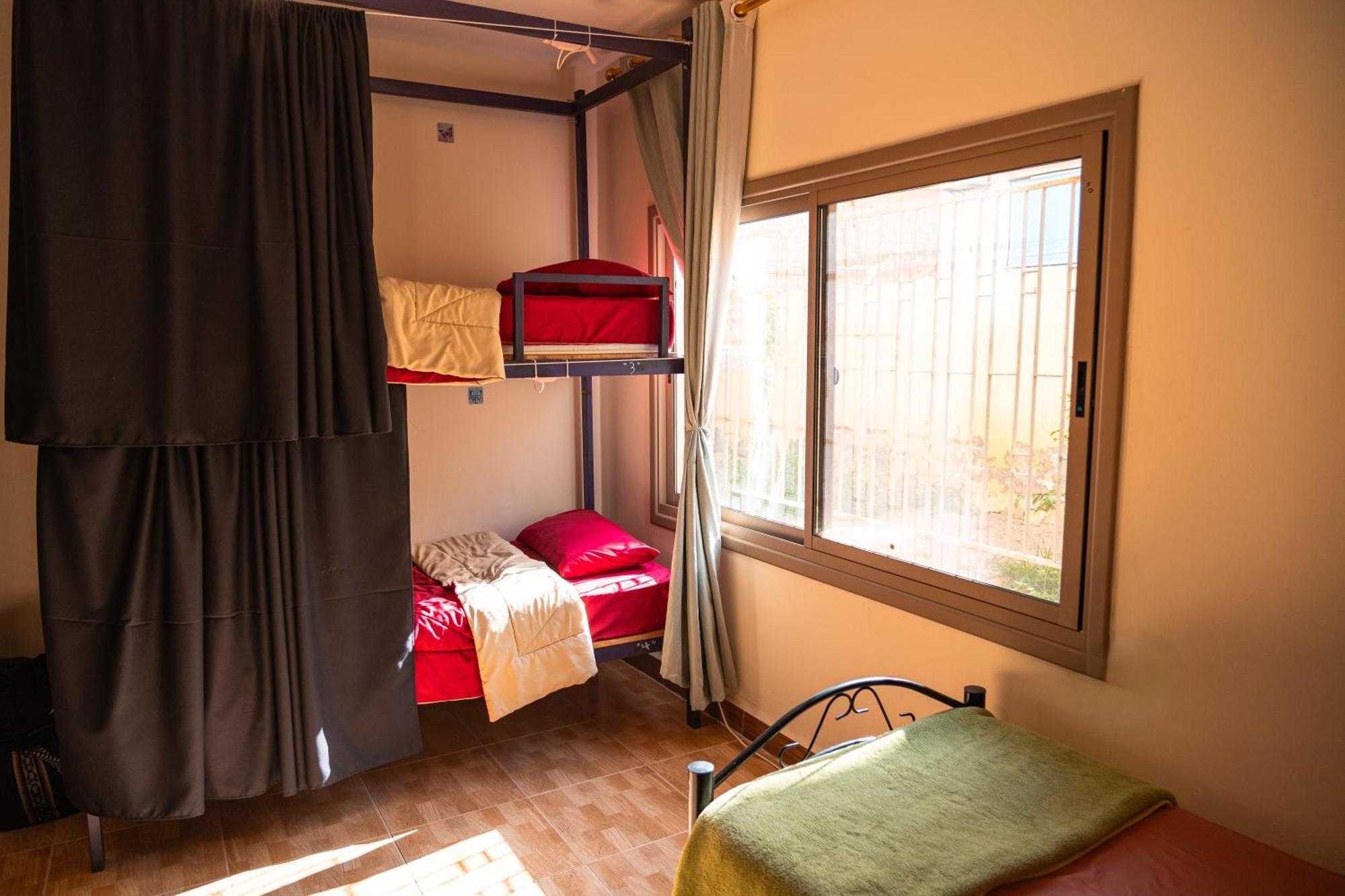 Extra Traveller Hostel Акаба Екстериор снимка